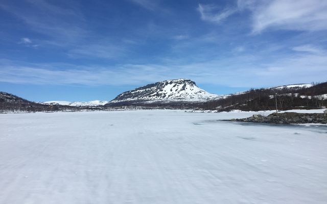 Saanatunturi Kilpisjärven jäältä